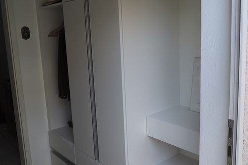 Garderobe mit Schub für Schuhe