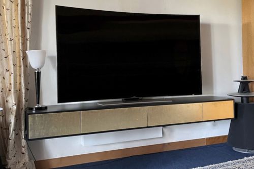 TV-Board mit Blattgold Schüben